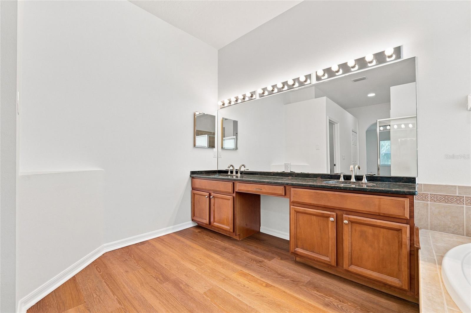30608 Pecan Valley Loop Property Photo 25