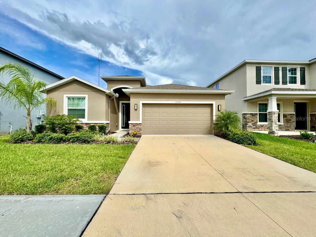 12544 SHINING WILLOW ST Property Photo 1
