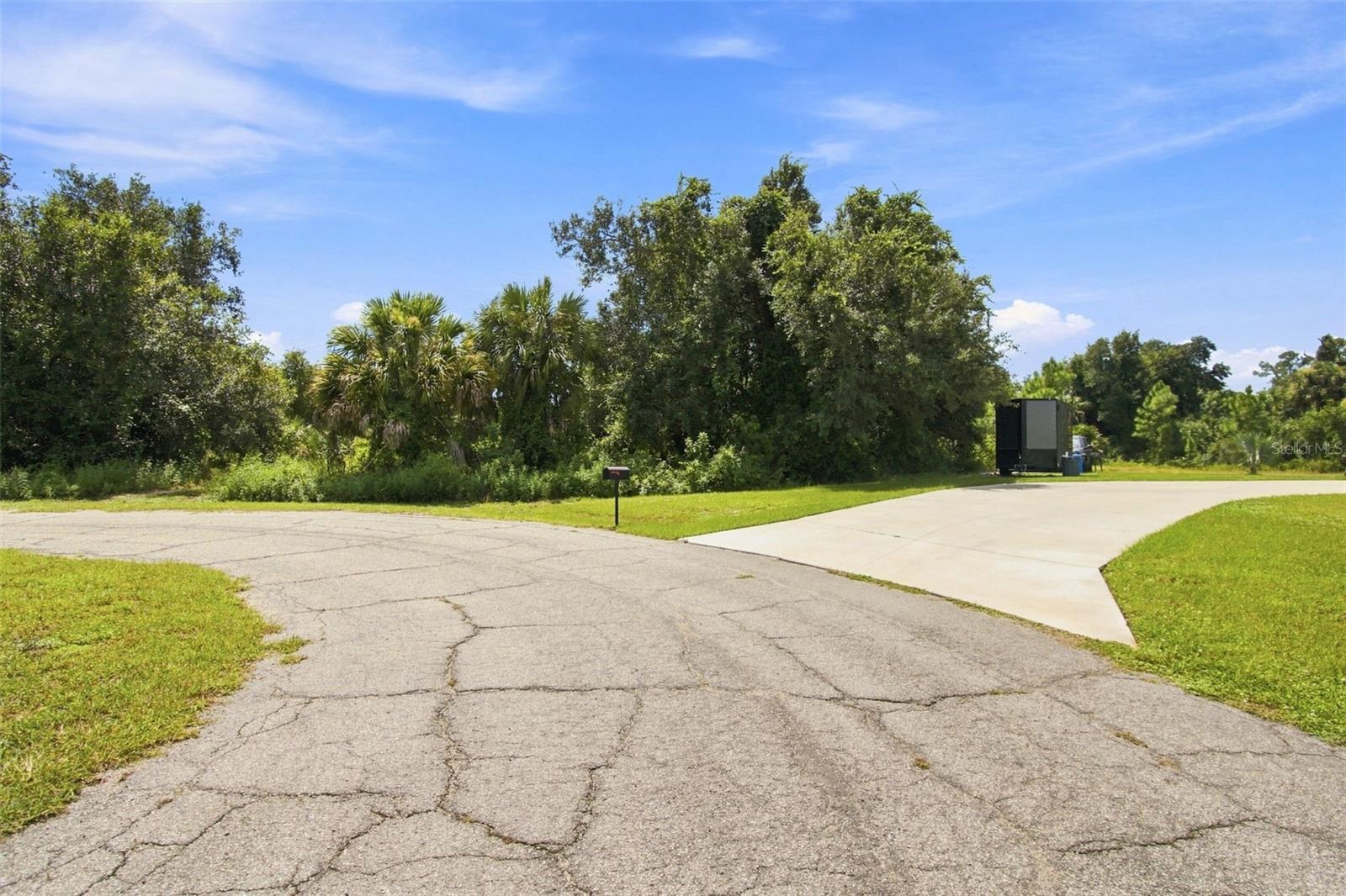 Peale Cir Property Photo 3