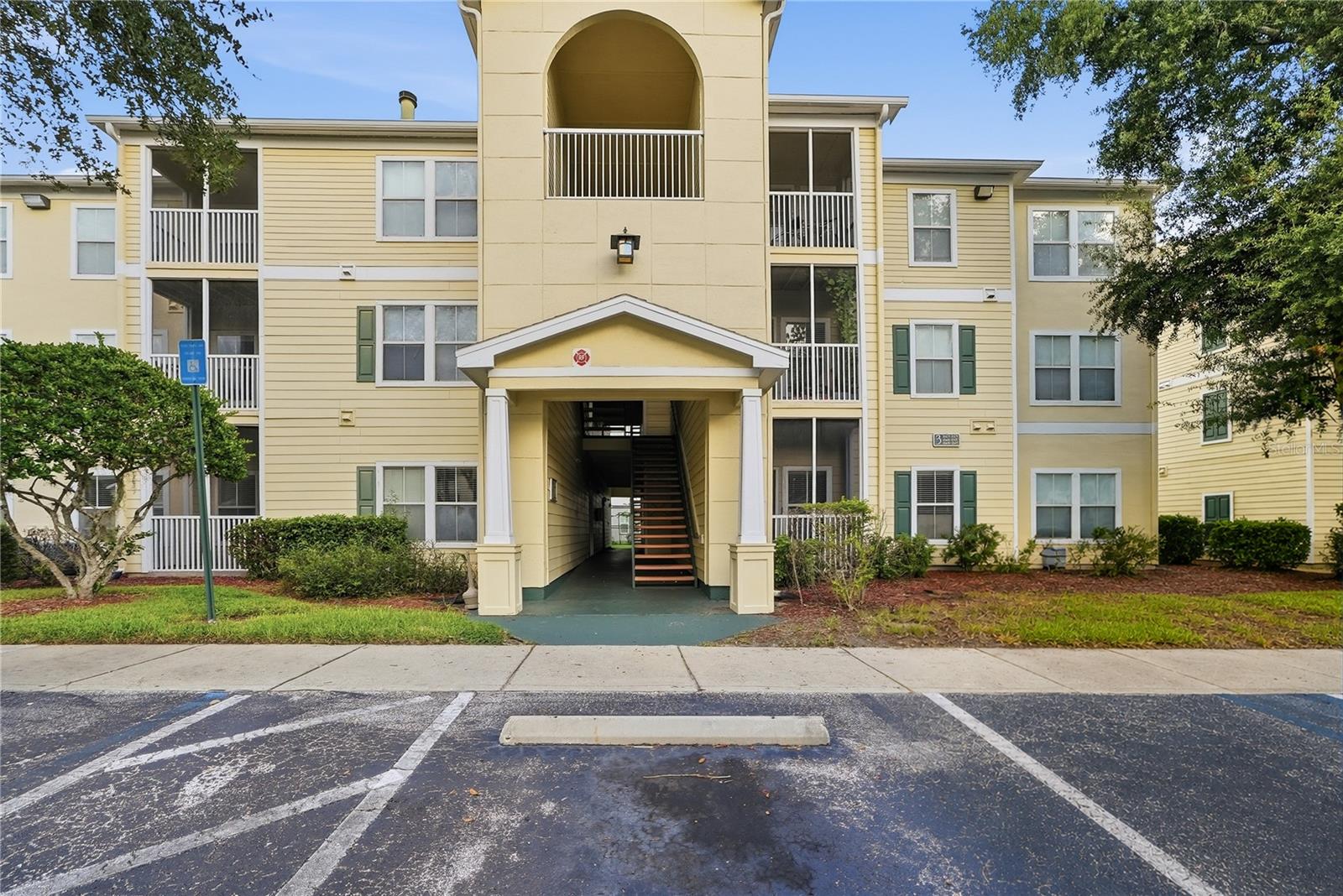 18471 Bridle Club Dr Property Photo 1