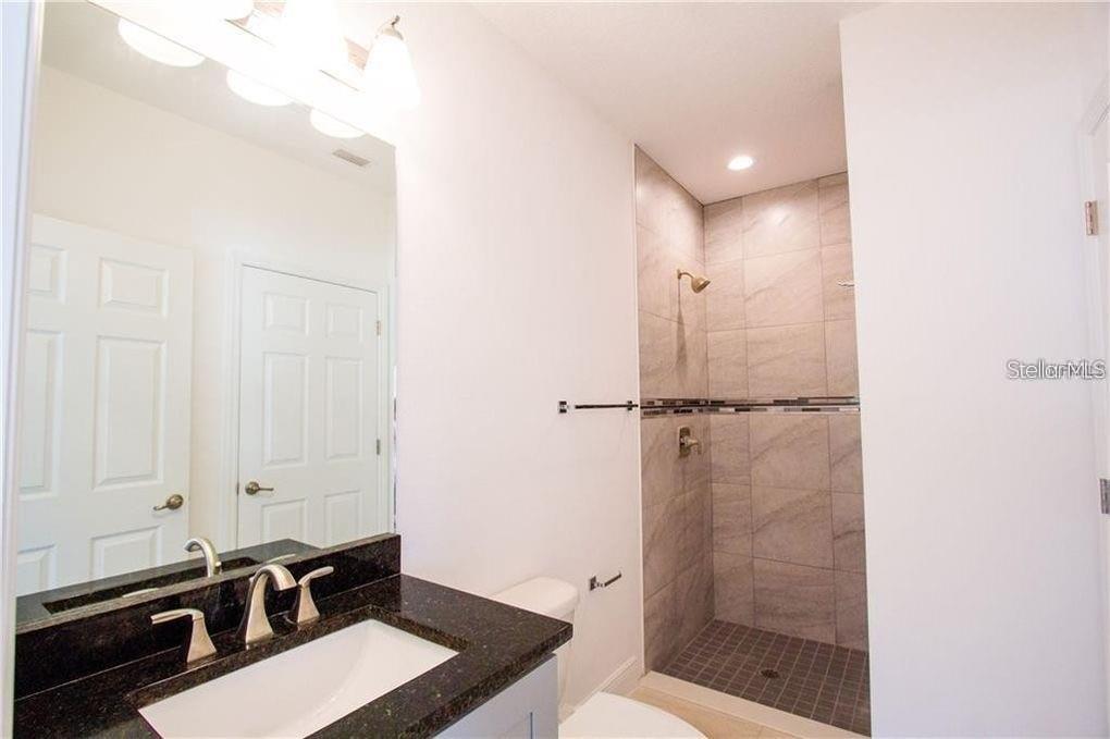 669 Lake Shore Pkwy Property Photo 11