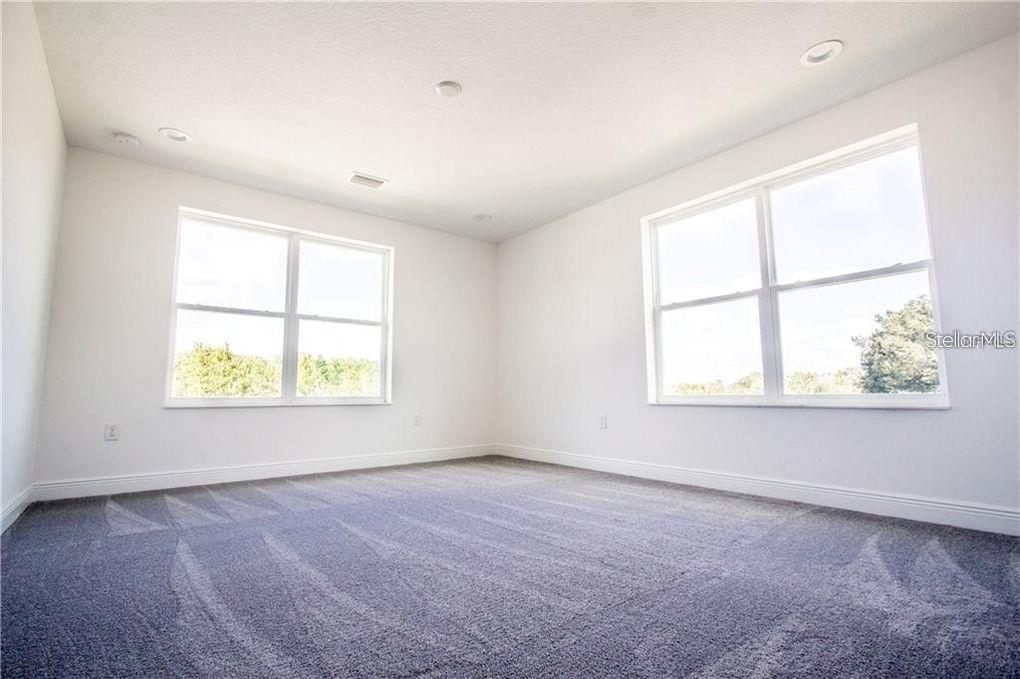669 Lake Shore Pkwy Property Photo 12