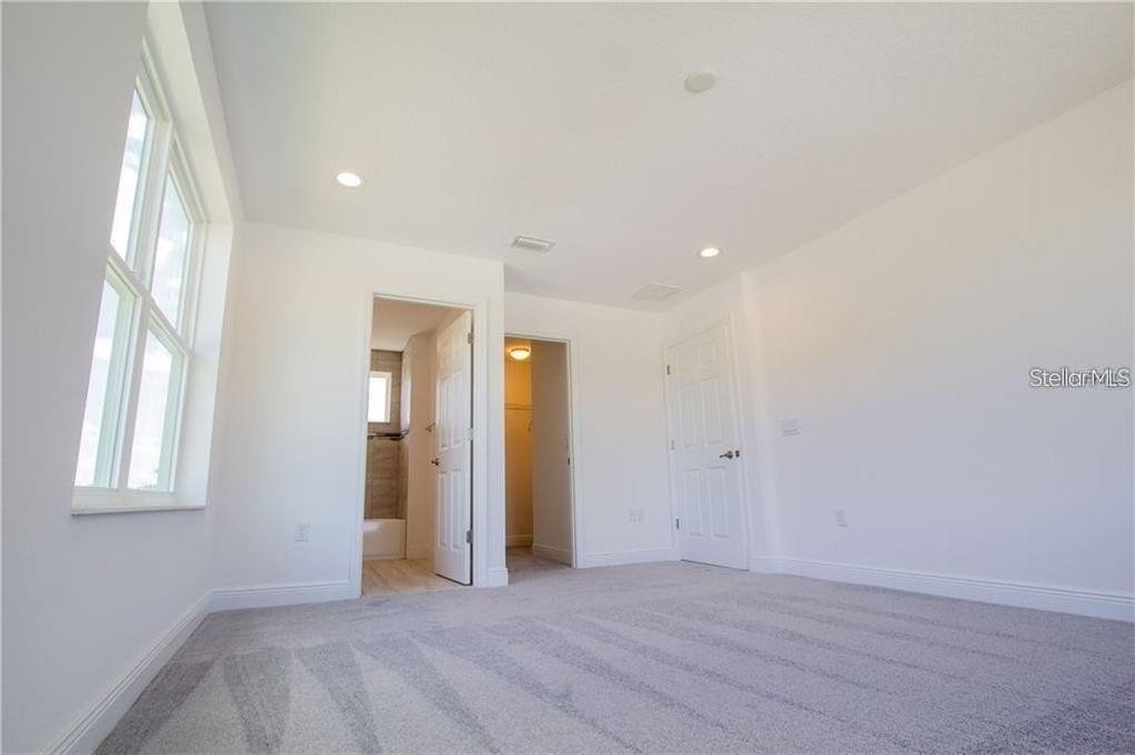 669 Lake Shore Pkwy Property Photo 13