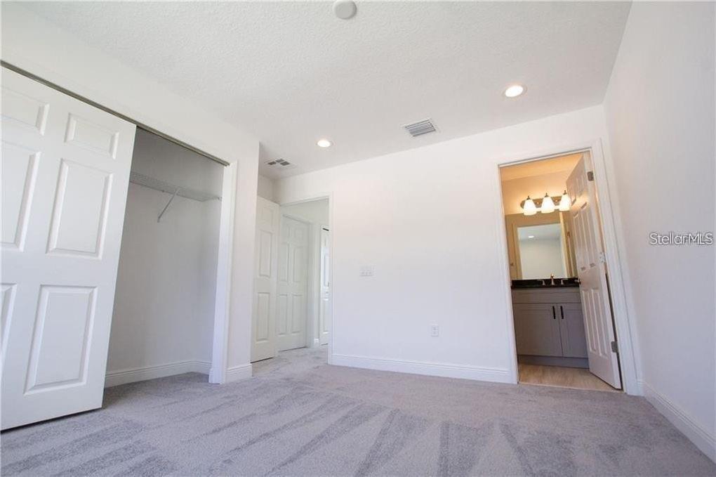 669 Lake Shore Pkwy Property Photo 18