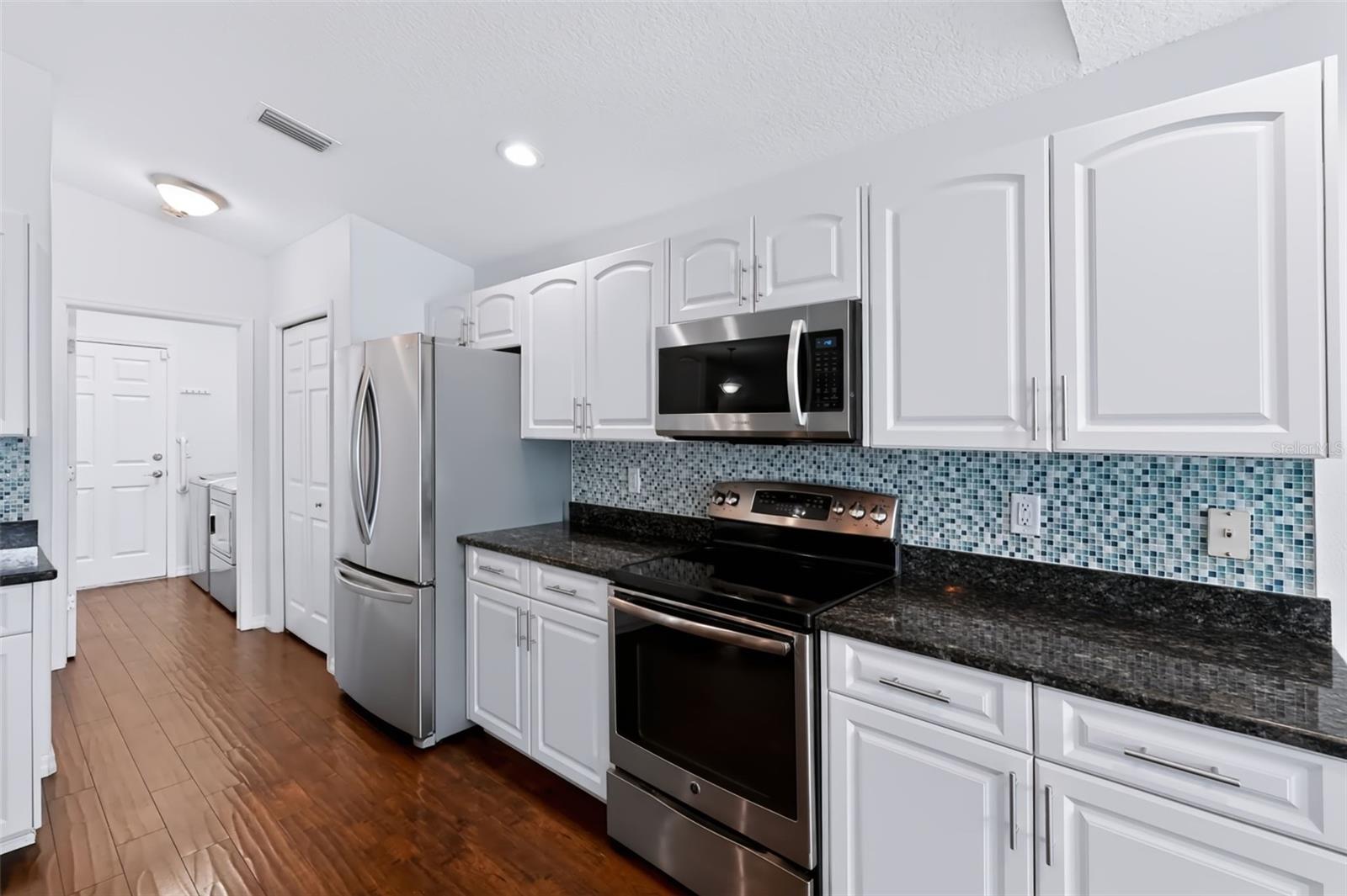 534 Canal Way Property Photo 24