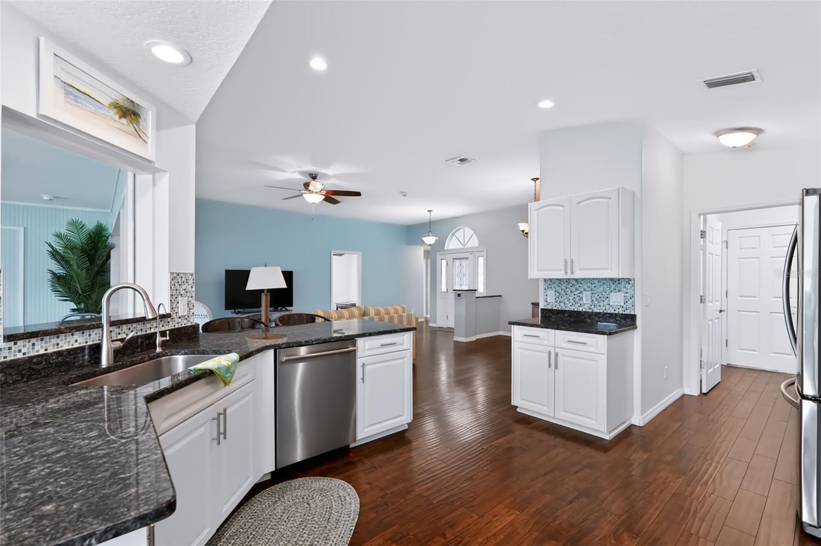 534 Canal Way Property Photo 25