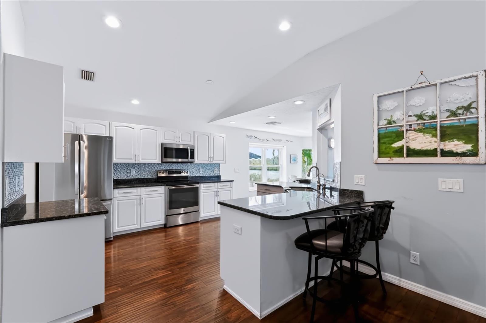 534 Canal Way Property Photo 27