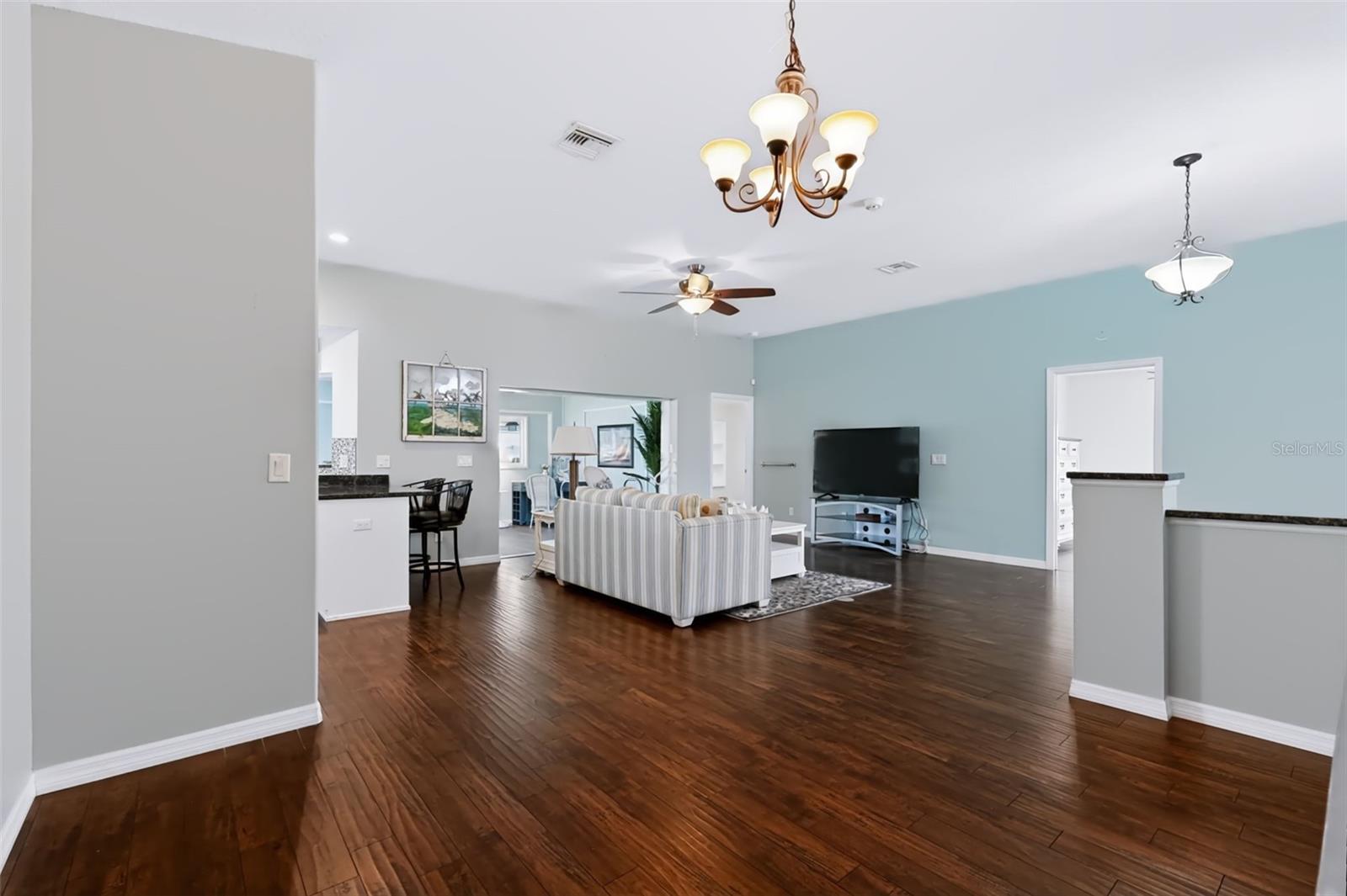 534 Canal Way Property Photo 34