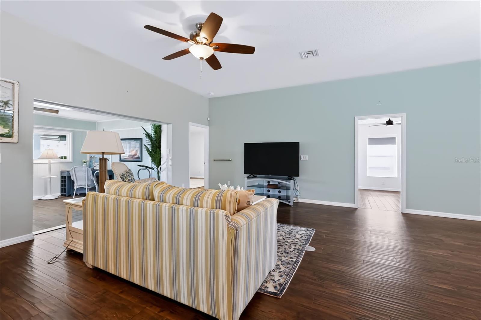 534 Canal Way Property Photo 37