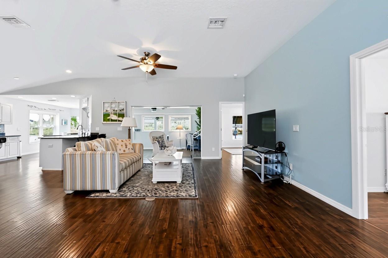 534 Canal Way Property Photo 39