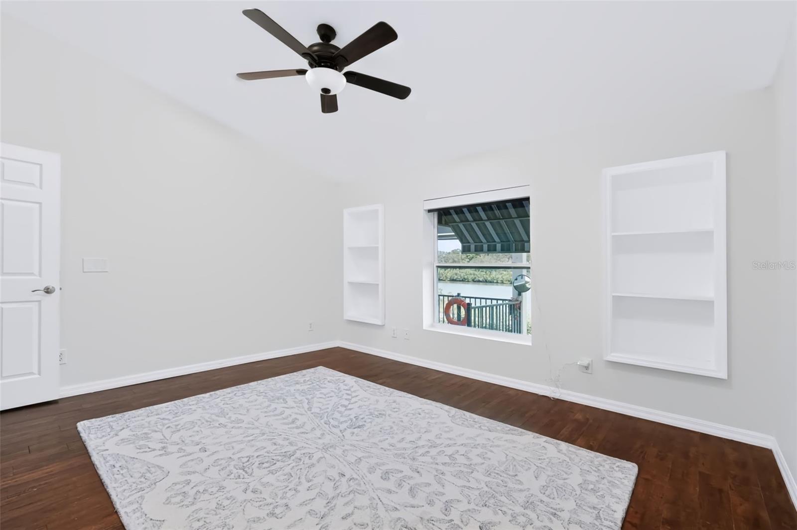 534 Canal Way Property Photo 40