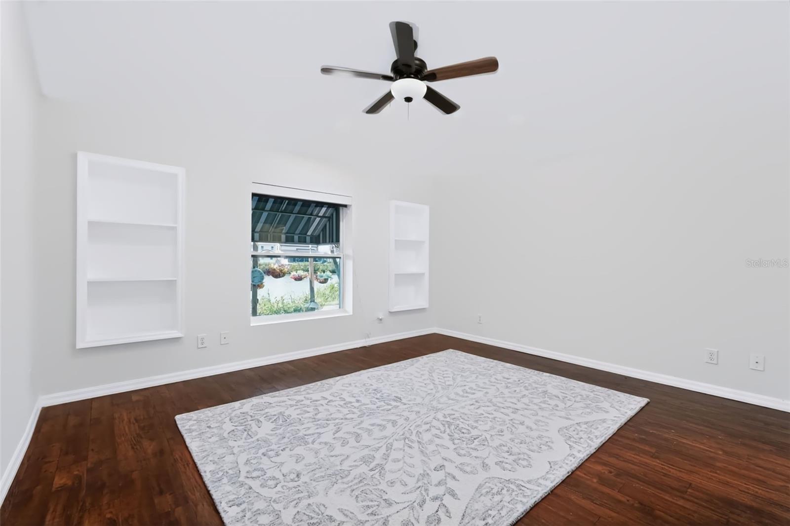534 Canal Way Property Photo 42