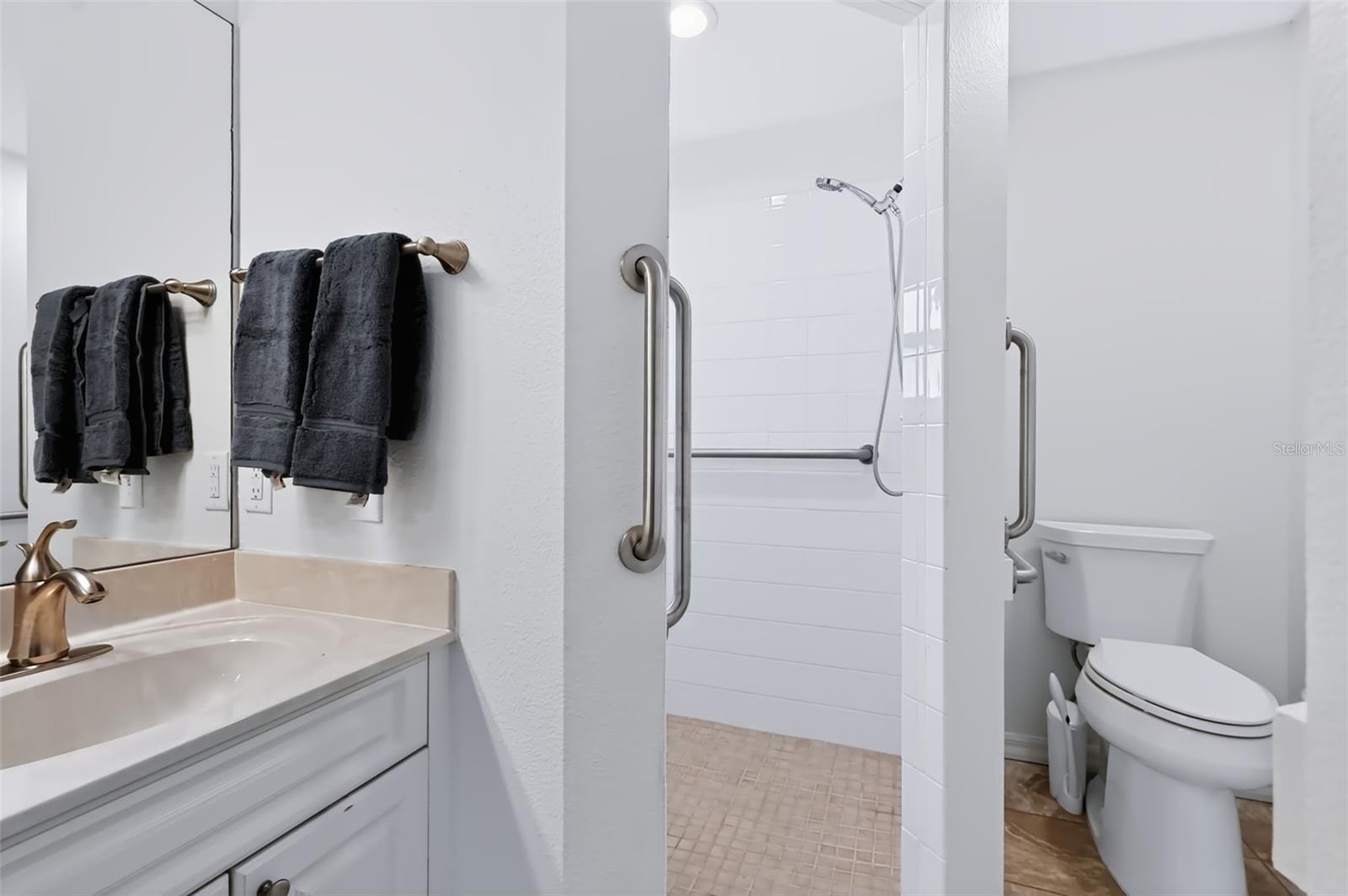 534 Canal Way Property Photo 43