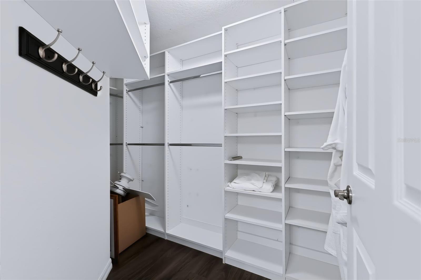534 Canal Way Property Photo 45