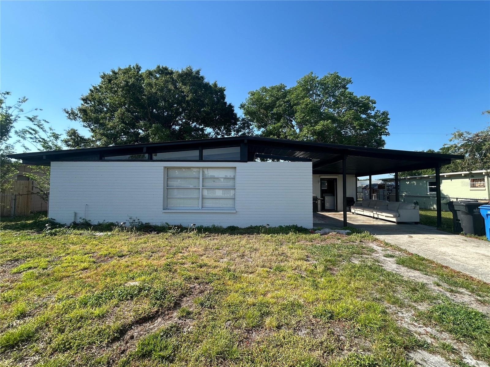 7615 Lavender Ln Property Photo