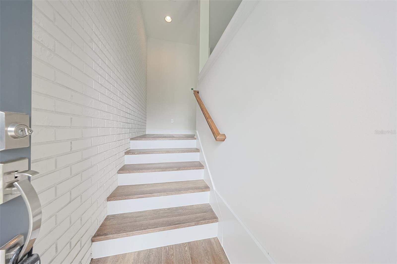 203 Danube Ave #1 Property Photo 3