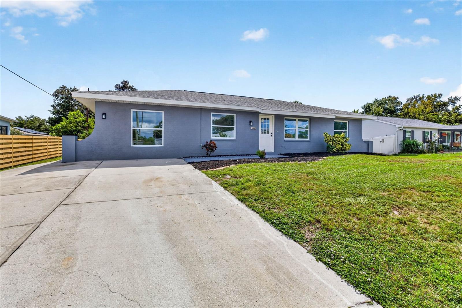 381 Grenada St Property Photo
