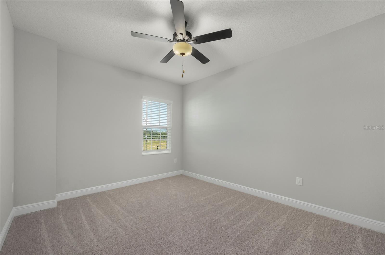 7673 Somersworth Dr Property Photo 23