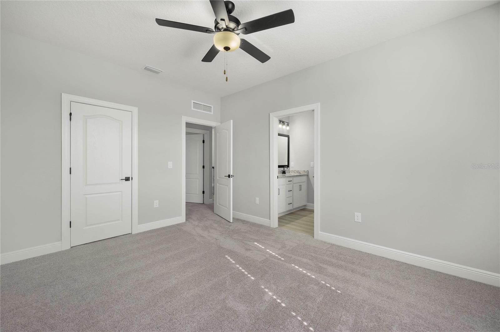 7673 Somersworth Dr Property Photo 30