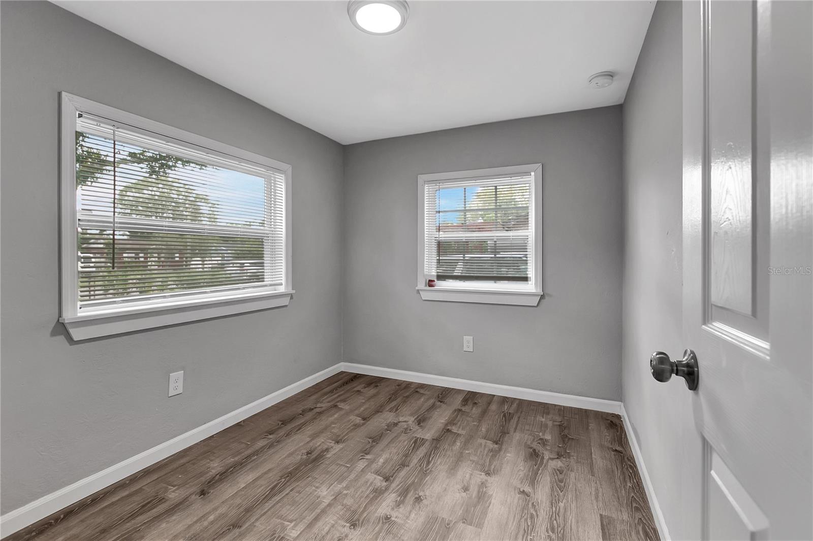 TB8545947 Property Photo 4