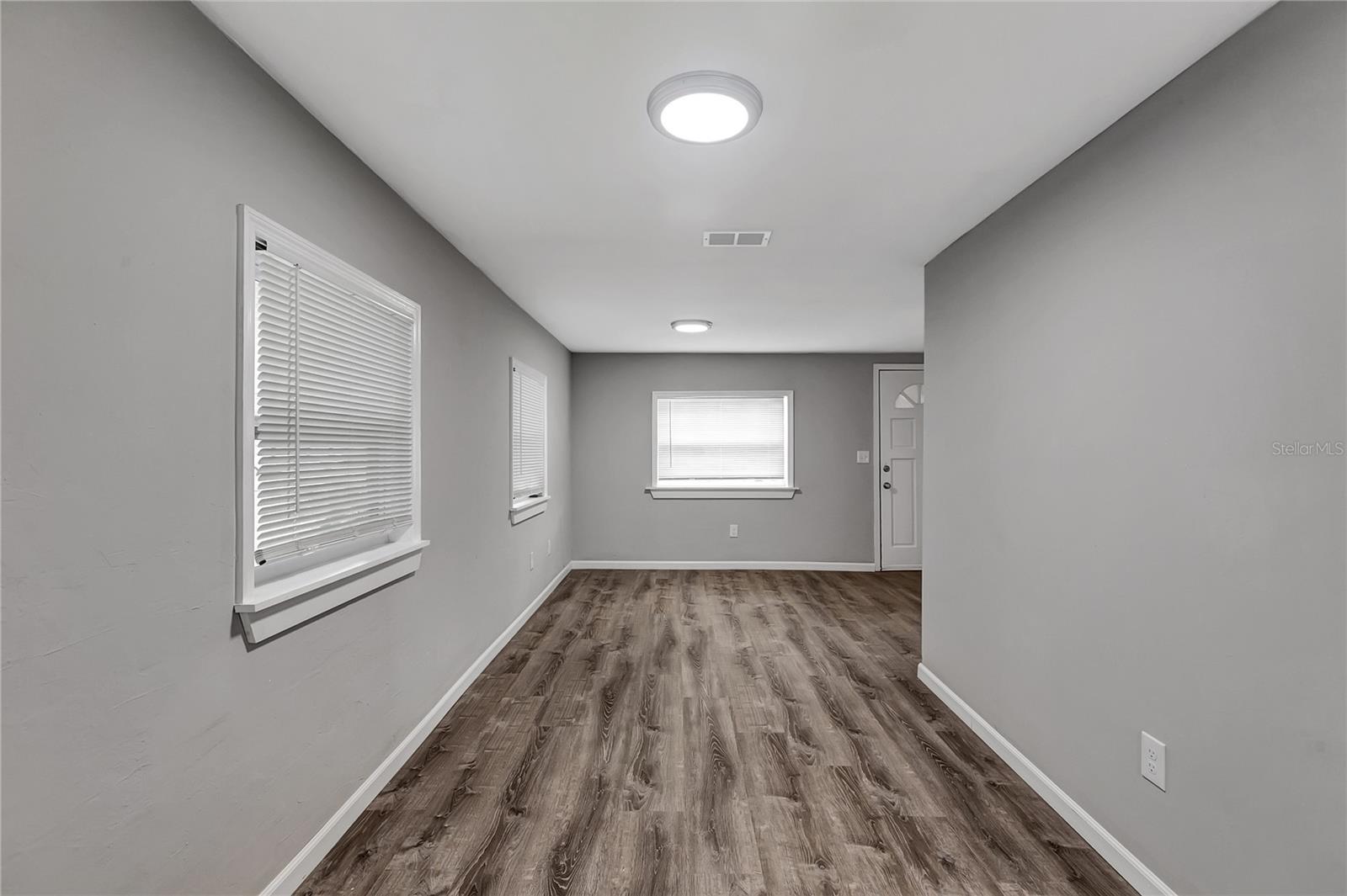 TB8545947 Property Photo 7