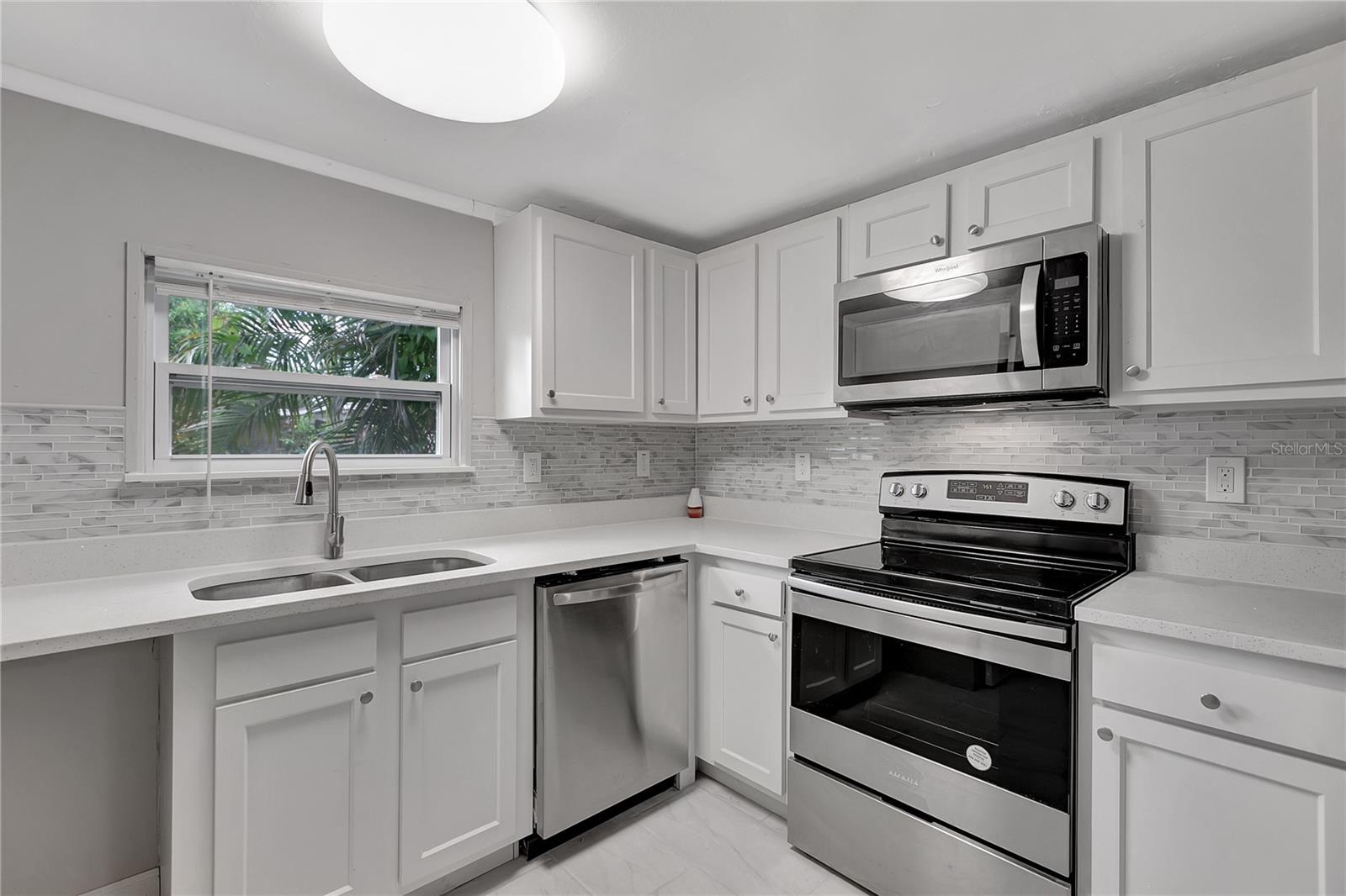 TB8545947 Property Photo 9