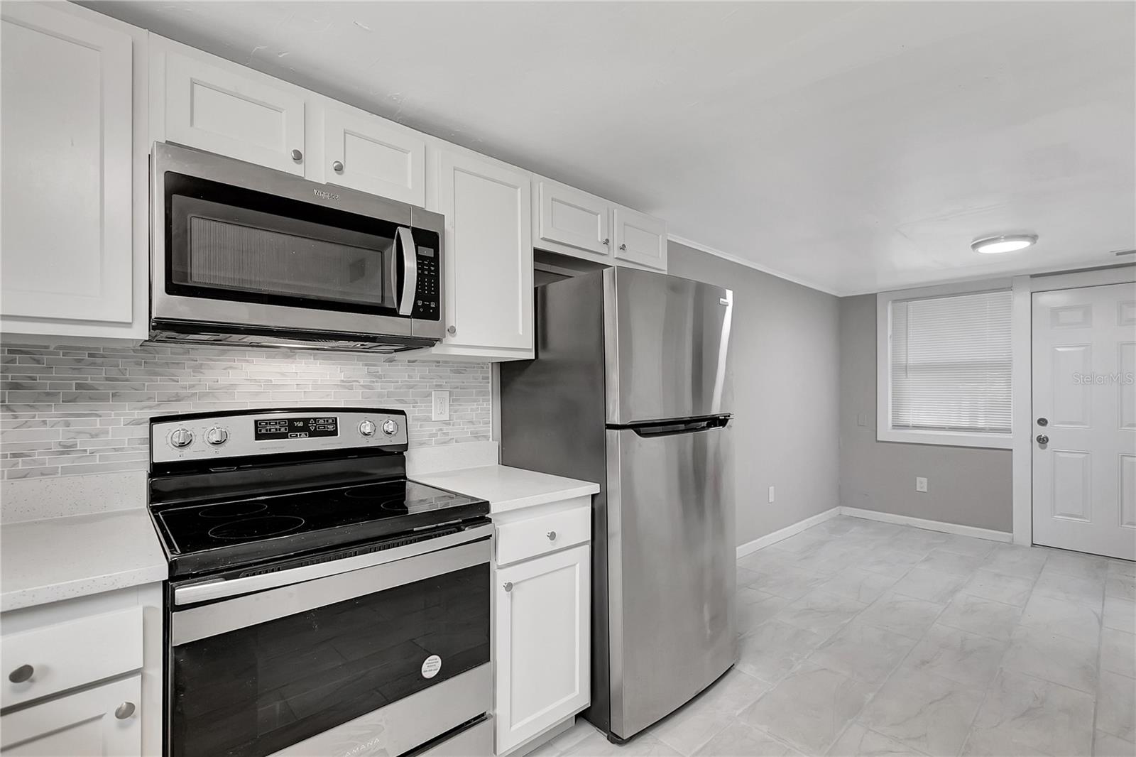 TB8545947 Property Photo 10