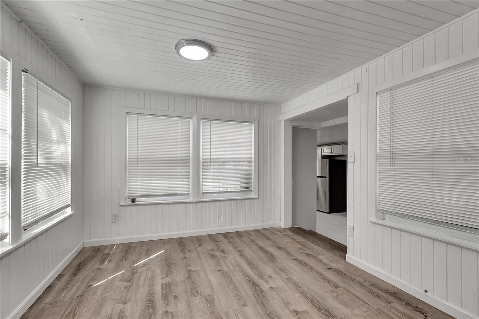 TB8545947 Property Photo 15