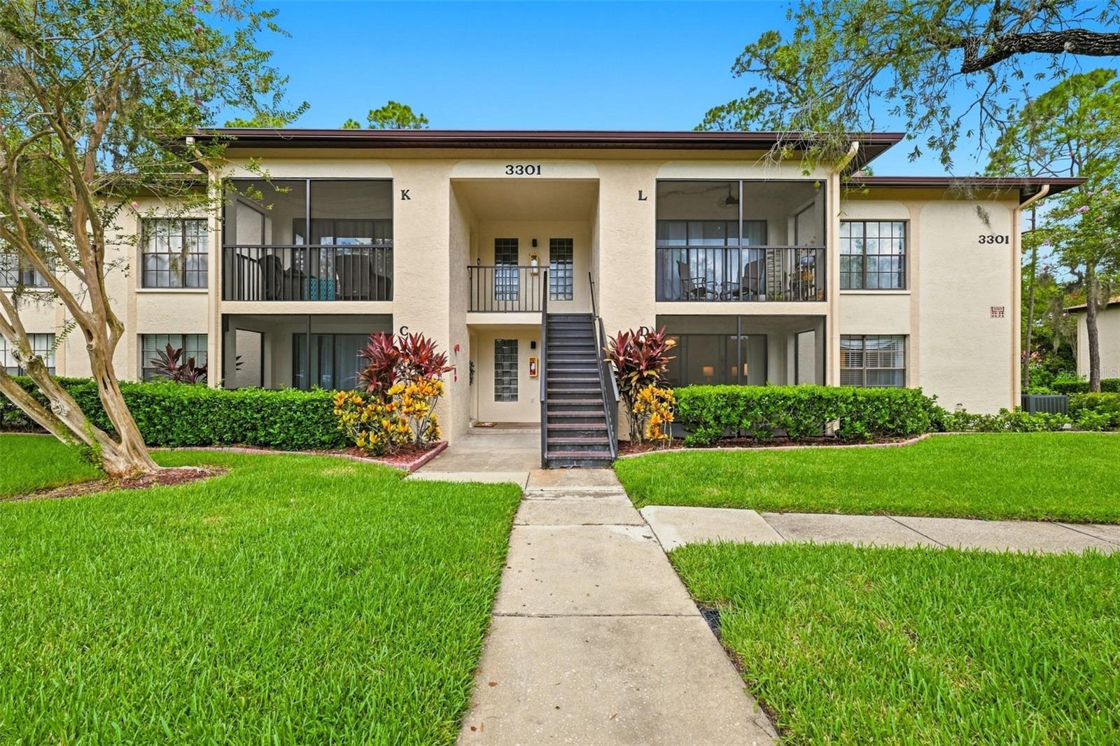 3301 CRYSTAL CT E #D Property Photo 1
