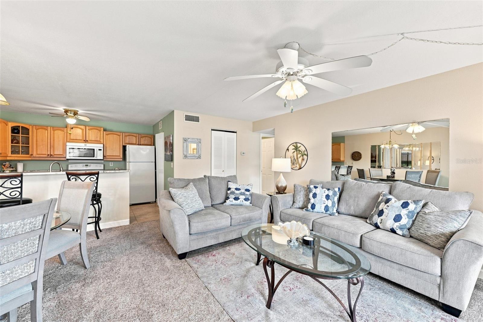 3301 Crystal Ct E #d Property Photo 5