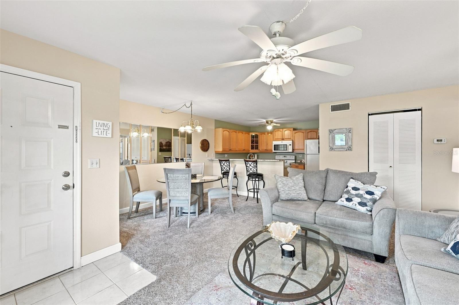 3301 Crystal Ct E #d Property Photo 6