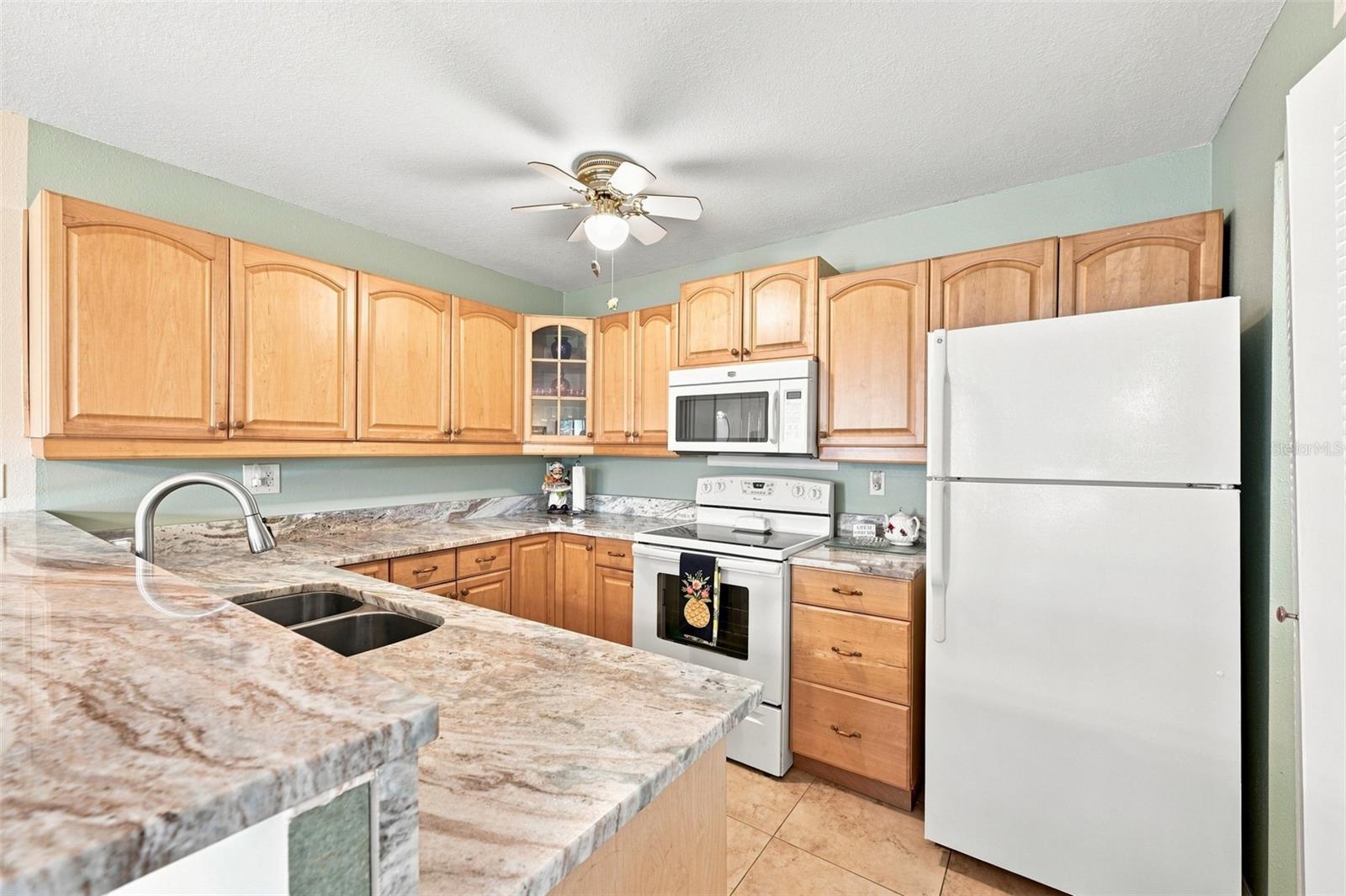 3301 Crystal Ct E #d Property Photo 10
