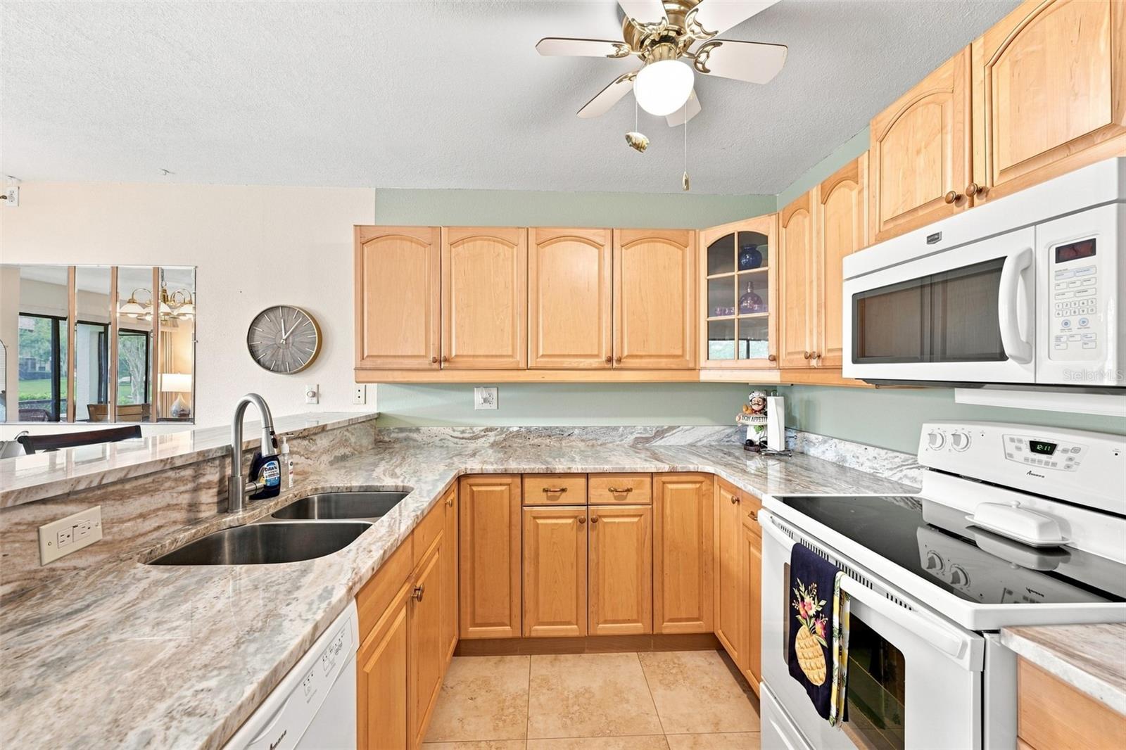 3301 Crystal Ct E #d Property Photo 11