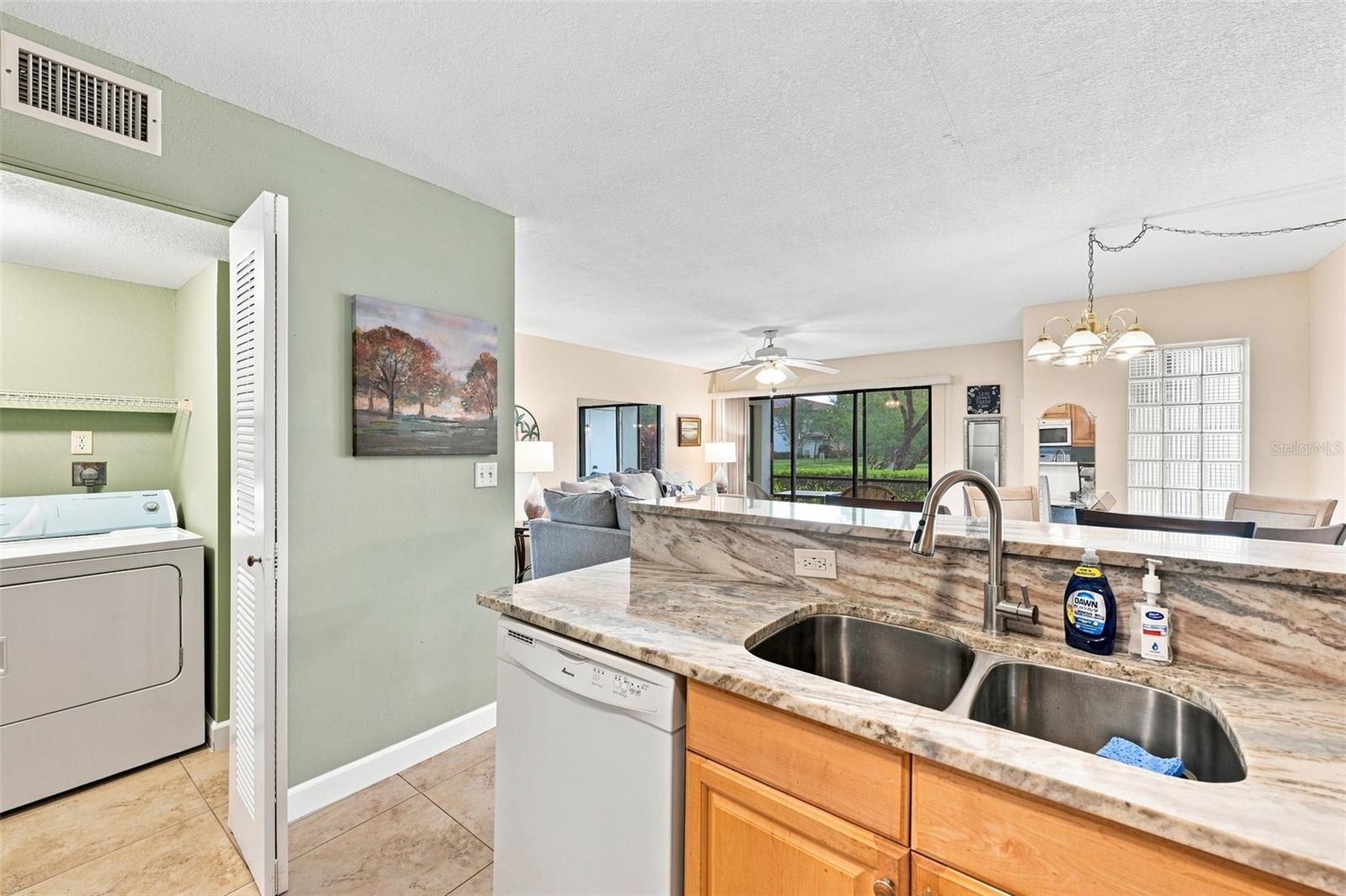 3301 Crystal Ct E #d Property Photo 14