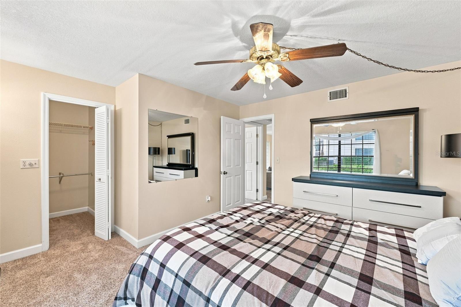 3301 Crystal Ct E #d Property Photo 22