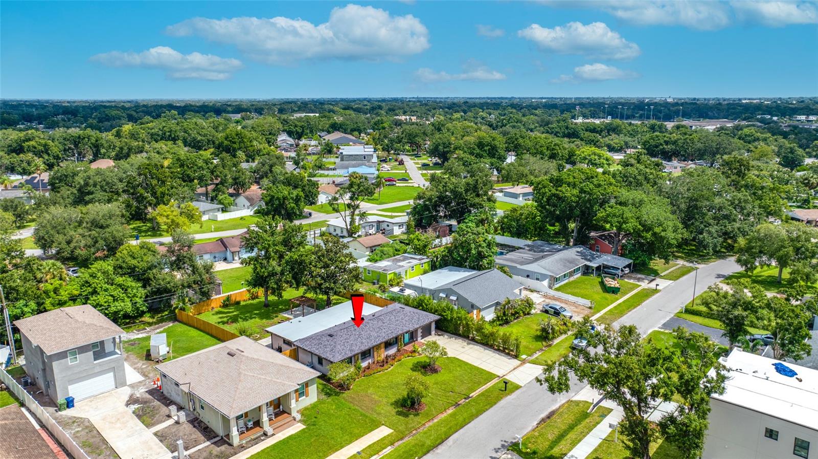 2121 W Farwell Dr Property Photo 4