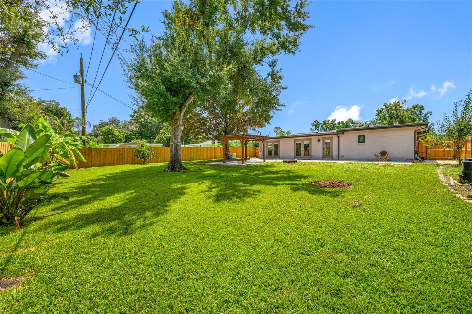 2121 W Farwell Dr Property Photo 35