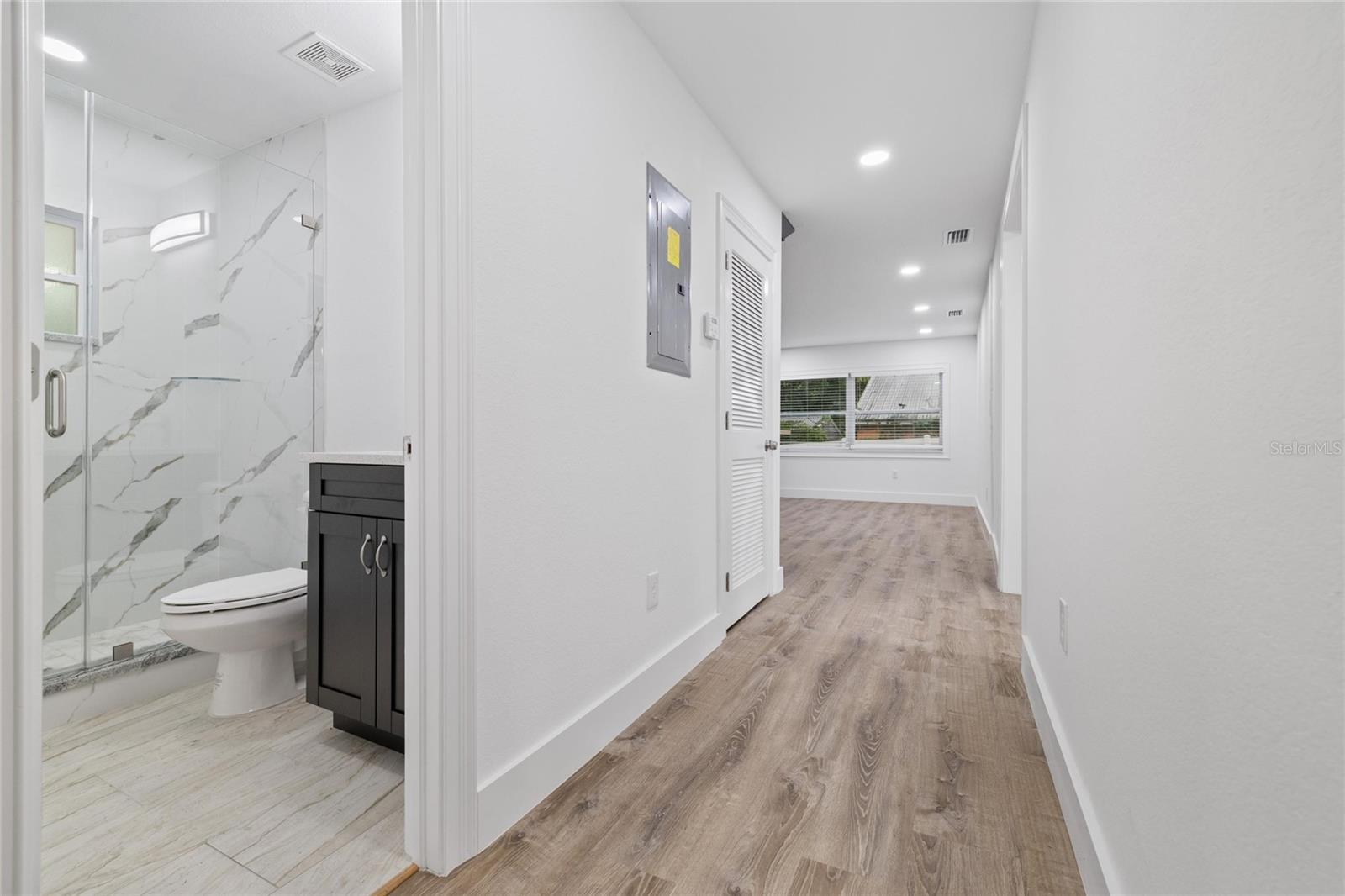 6703 N Boulevard Property Photo 5