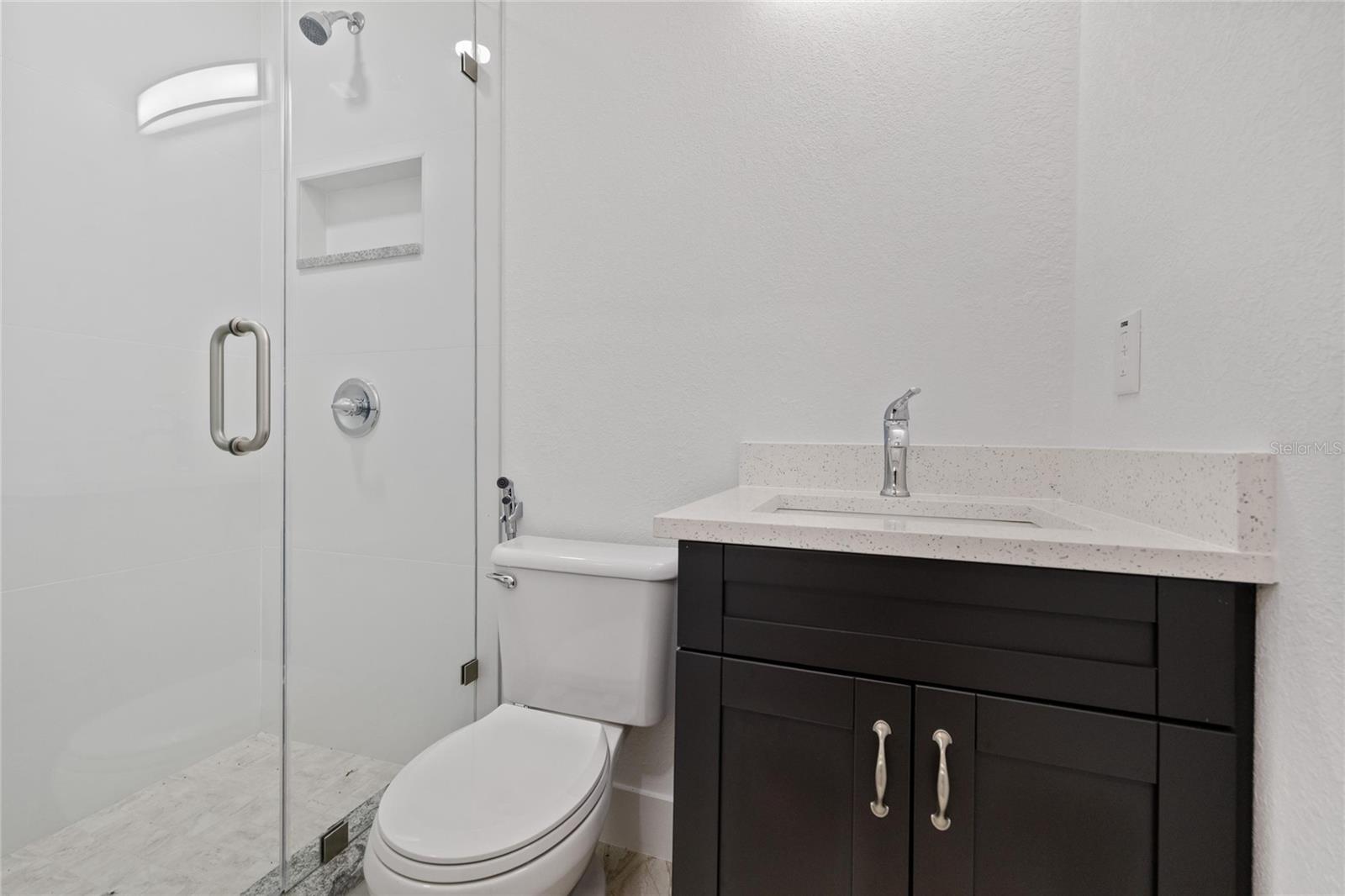 6703 N Boulevard Property Photo 17