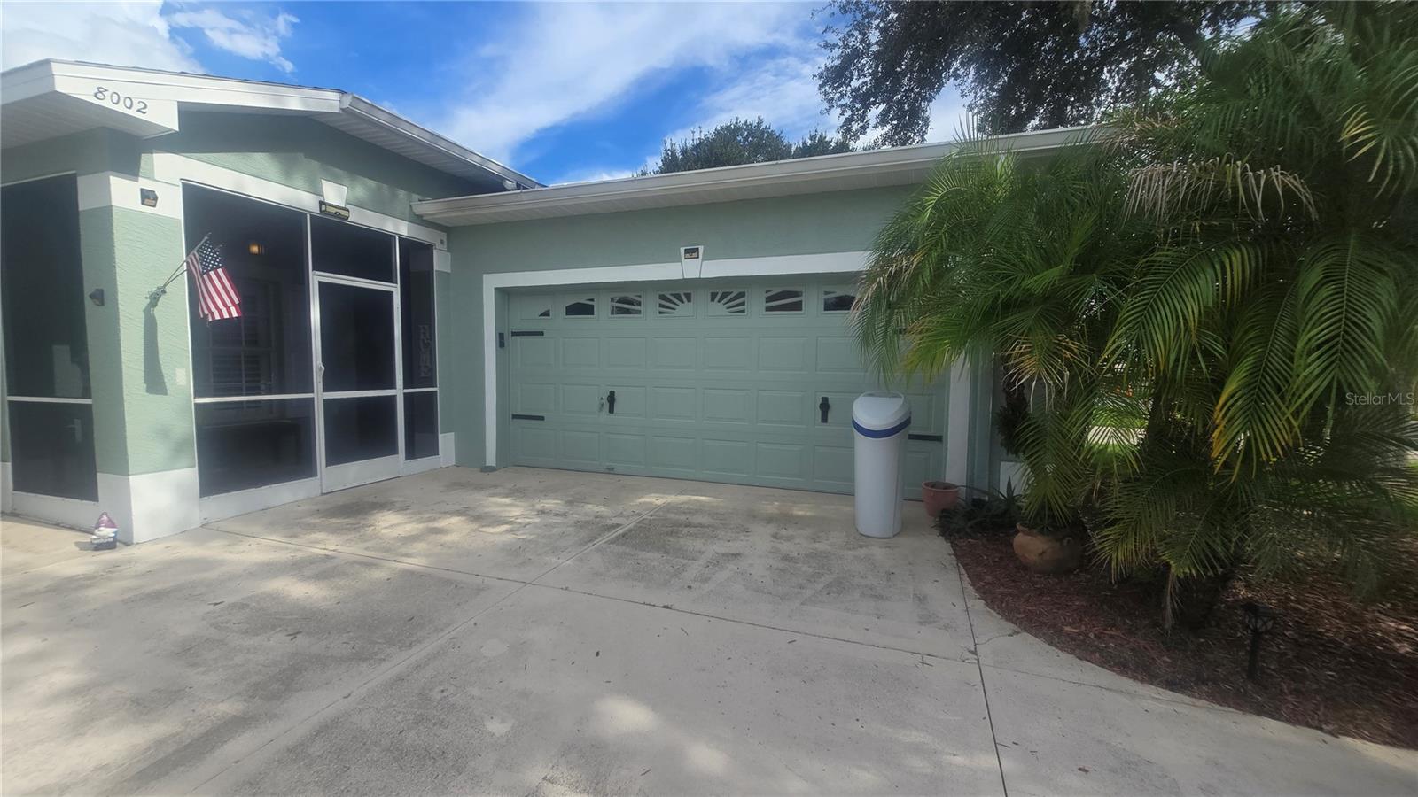 8002 Shaddock Pl Property Photo 2