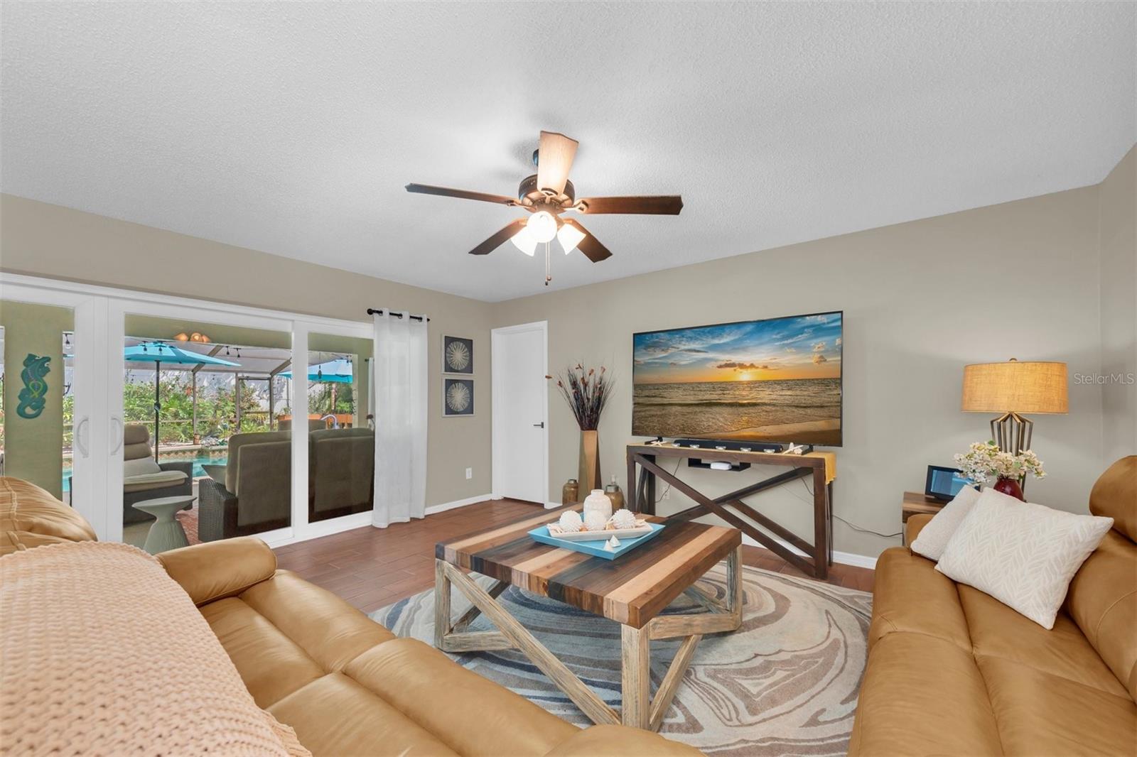 207 Amesbury Cir Property Photo 5