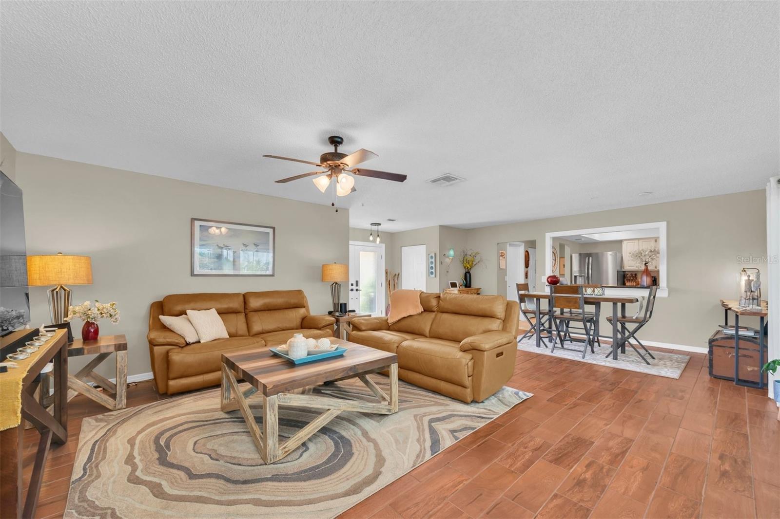 207 Amesbury Cir Property Photo 6