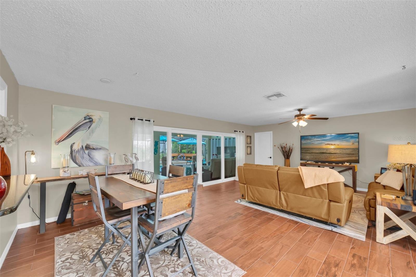 207 Amesbury Cir Property Photo 7