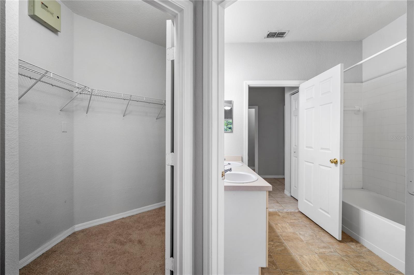 3615 Conroy Rd #614 Property Photo 26