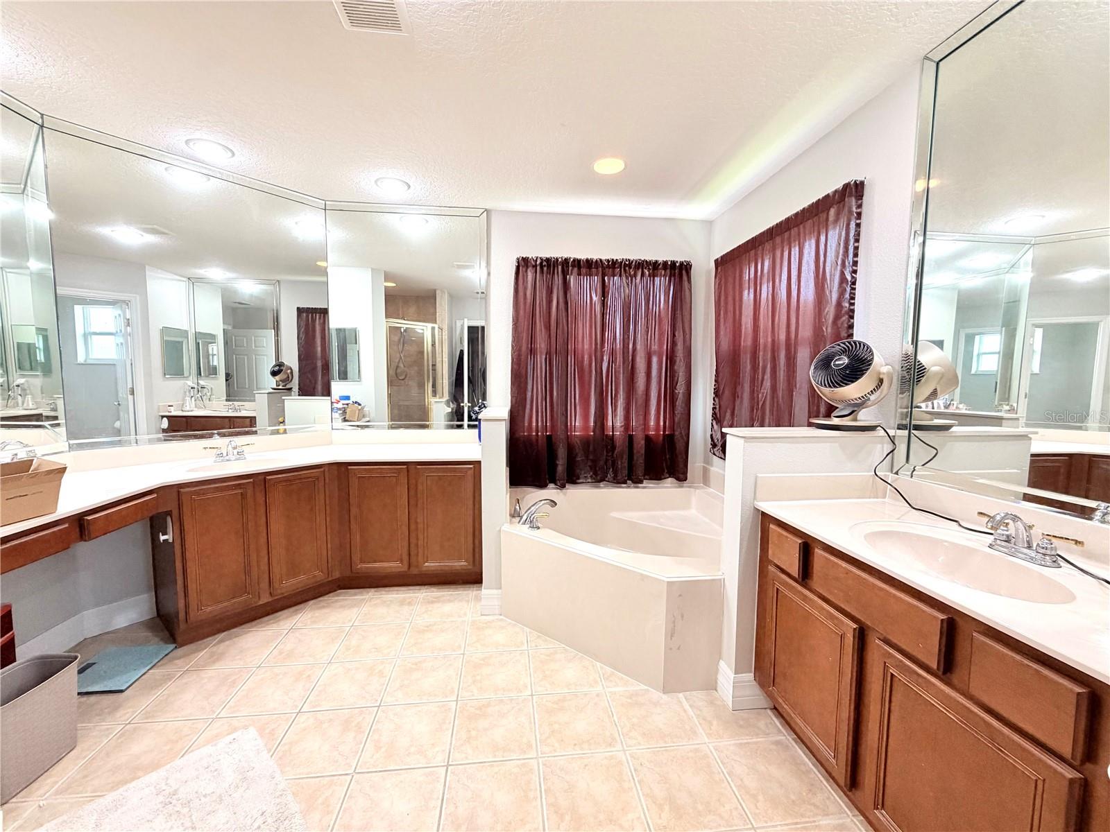 1405 Misty Glen Ln Property Photo 16