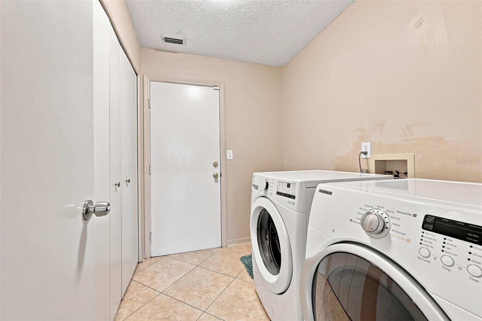 308 Caloosa Palms Ct Property Photo 48