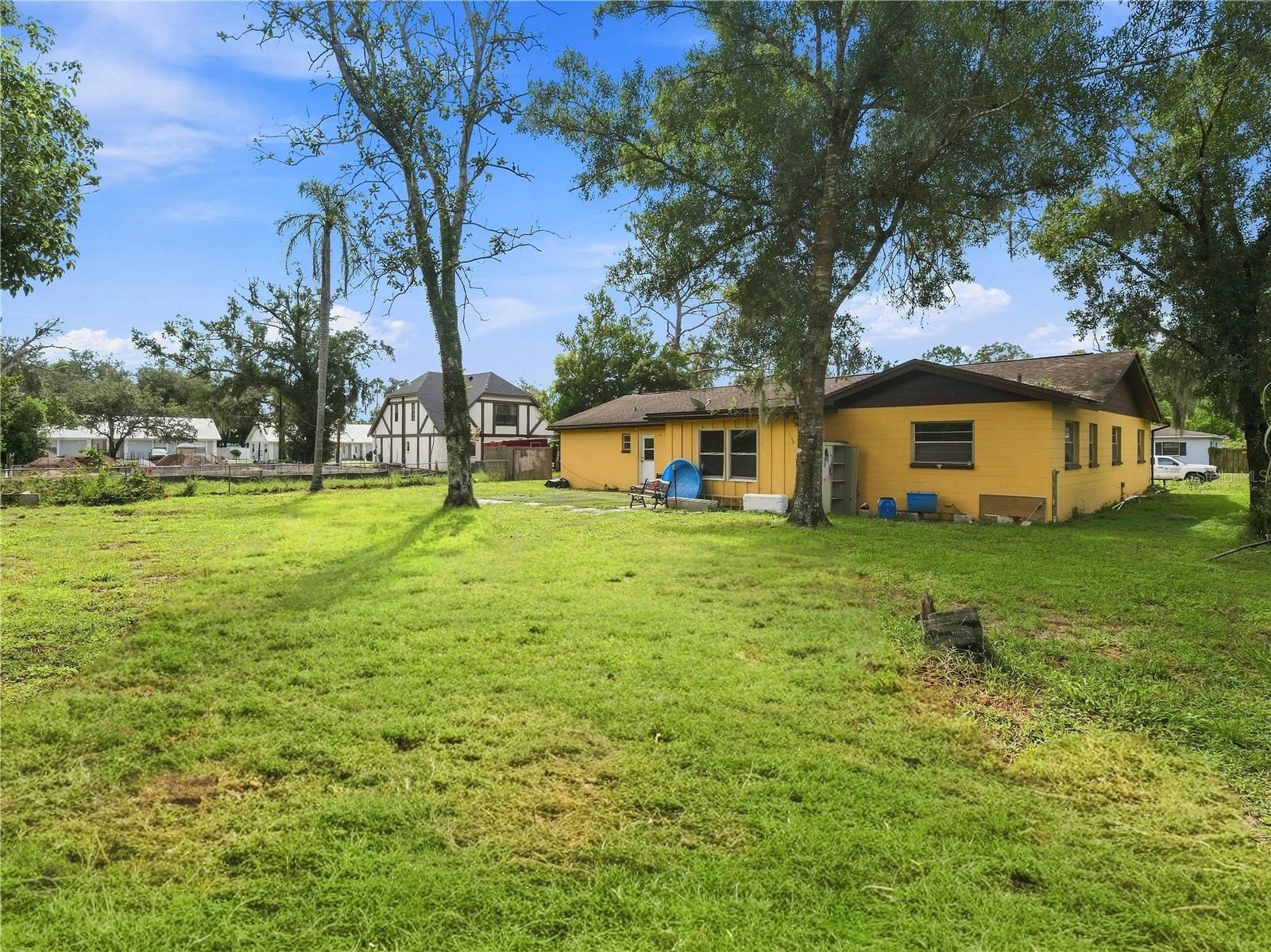 8906 E Lanway Dr Property Photo 35