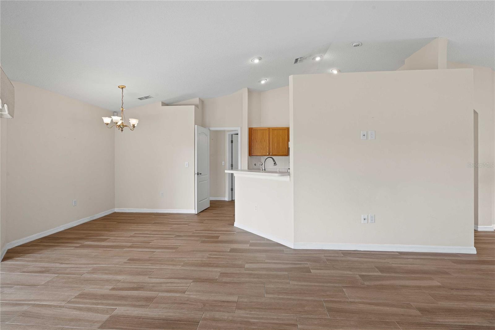 29338 Marker Loop Property Photo 22