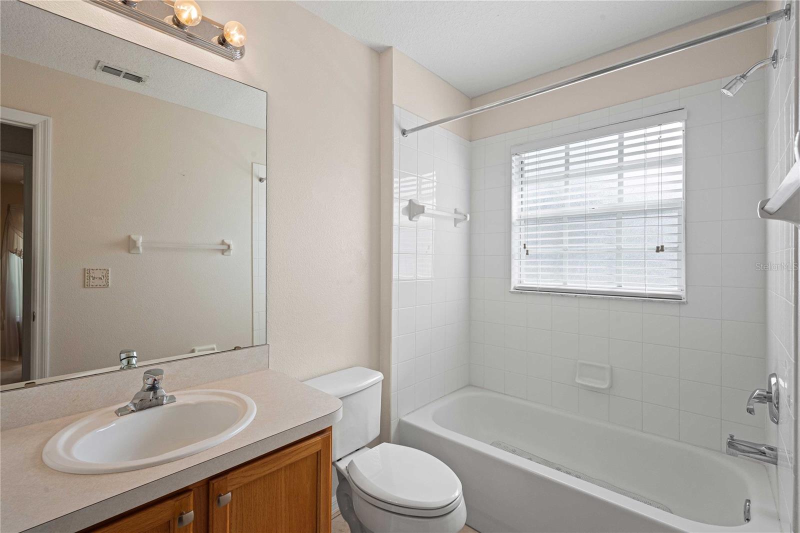 29338 Marker Loop Property Photo 29