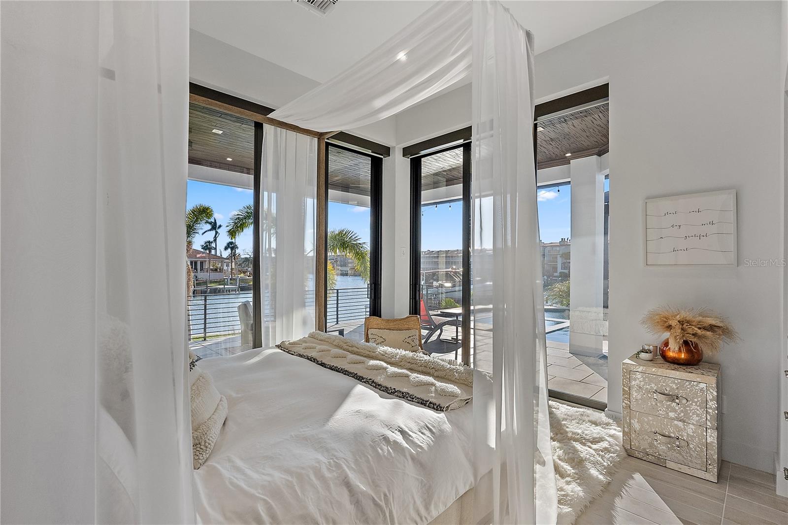 206 6th St E Property Photo 67